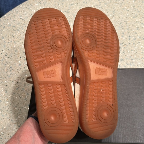 Onitsuka Tiger cream canvas with caramel detail. Perfect condition. Worn once. - Picture 5 of 6